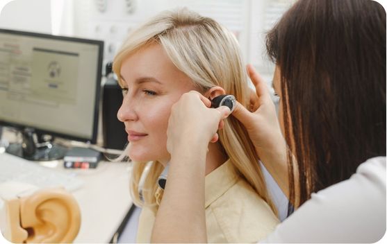 Audioprothésiste en formation en apprentissage avec le CERFAH