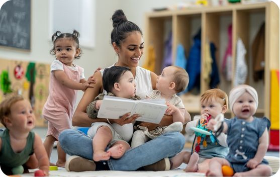 Auxiliaire de puériculture en formation en apprentissage avec le CERFAH