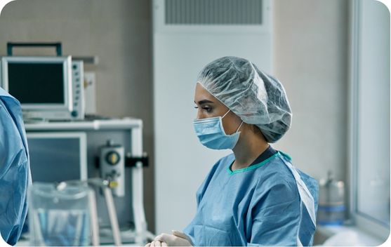 Infirmiere de bloc opératoire en formation en apprentissage avec le CERFAH