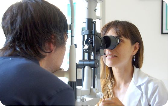 Orthoptiste en formation en apprentissage avec le CERFAH