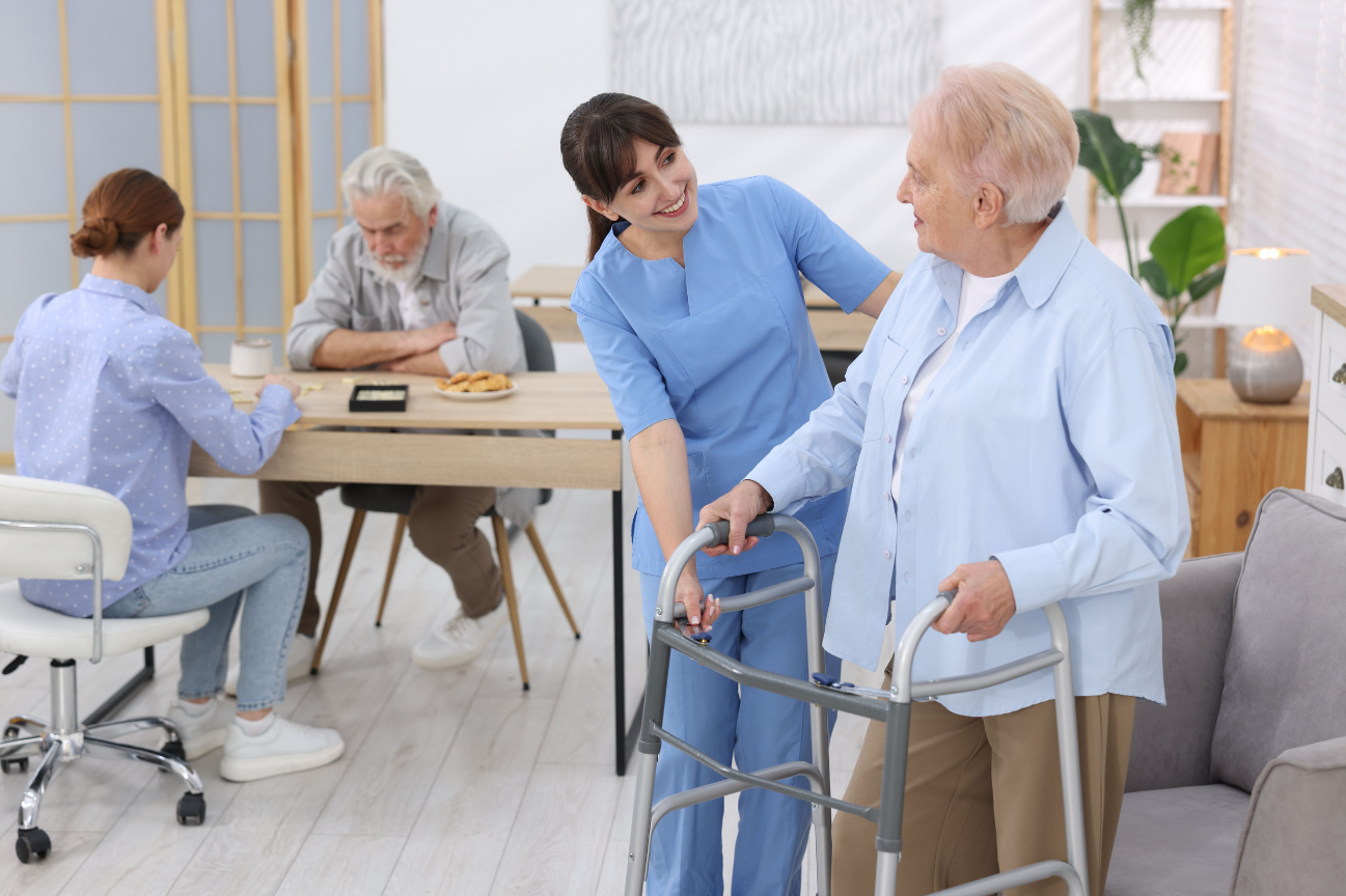 Tutrice ou maître d'apprentissage qui enseigne à ses apprentis
