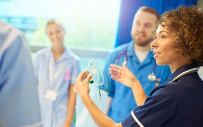 Formation complémentaire aide-soignant : quelles formations pour développer ses compétences ?